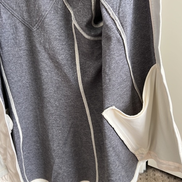 Lululemon lightweight, raincoat hoodie - Picture 12 of 12